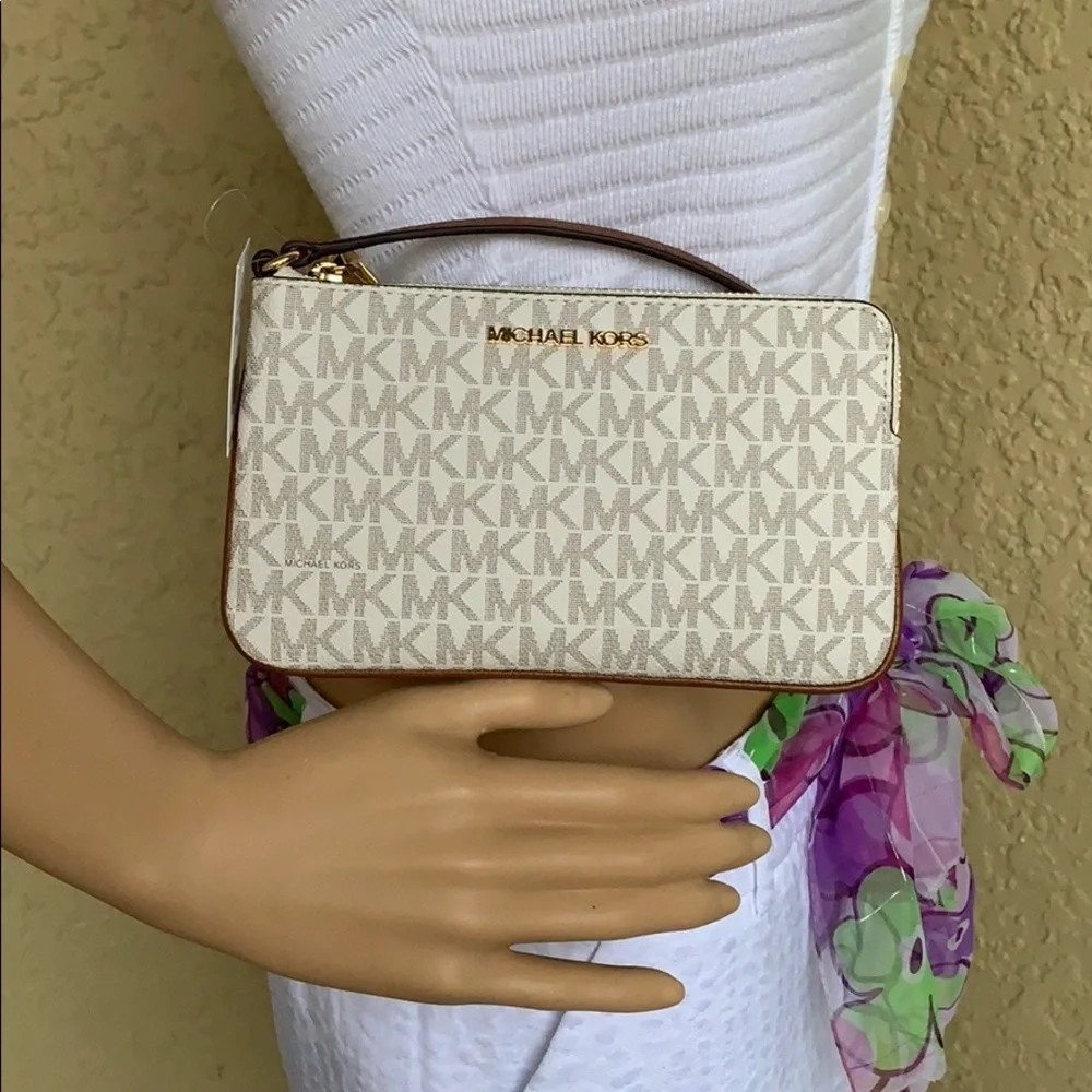 Michael Kors Jet Set Travel Lg Top Zip Wristlet